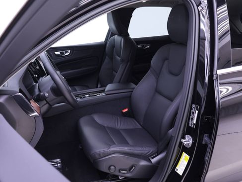 Certified 2023 Volvo XC60 B5 Plus image 10