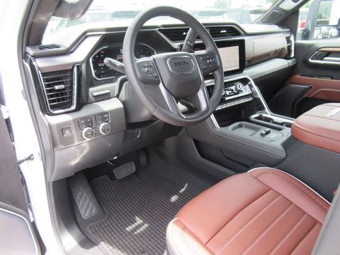 New 2026 GMC Sierra 2500 Denali Ultimate AWD/4WD image 15