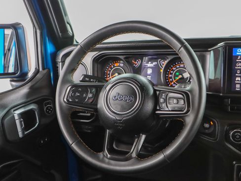 Used 2024 Jeep Wrangler Unlimited Sport image 12