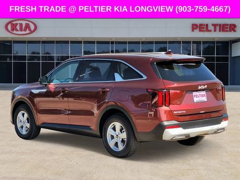 Used 2025 Kia Sorento LX FWD image 6