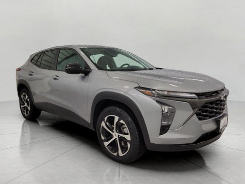 Used 2024 Chevrolet Trax RS w/ Driver Confidence Package image 1