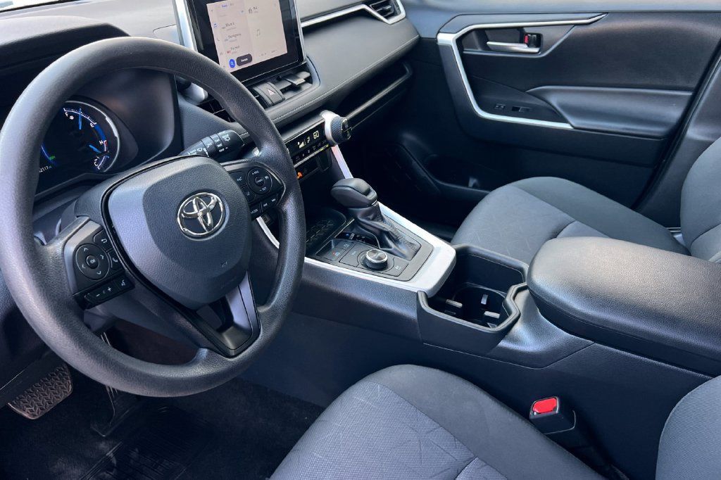 Certified 2025 Toyota RAV4 XLE AWD/4WD image 13