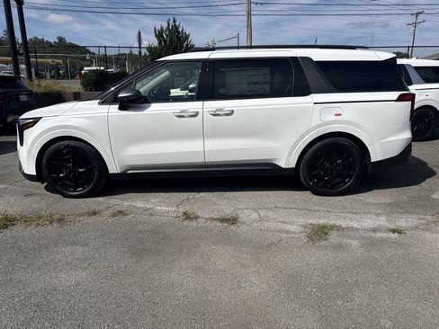 New 2026 Kia Carnival LX image 3