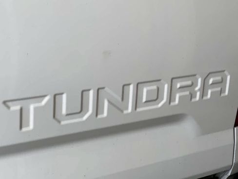 Used 2018 Toyota Tundra Platinum AWD/4WD image 11