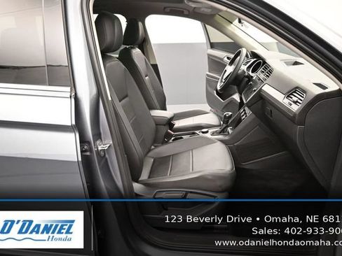 Used 2020 Volkswagen Tiguan SE w/ Panoramic Sunroof Package AWD/4WD image 41