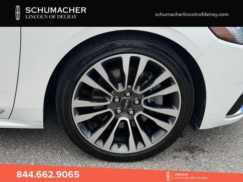 Certified 2020 Lincoln Continental w/ Premium Package FWD image 9