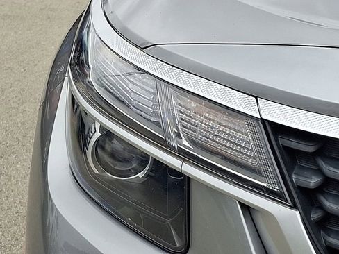 Used 2023 Kia Seltos LX image 9