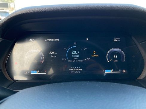 Used 2023 Jeep Grand Cherokee Laredo image 16