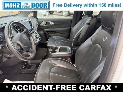 Used 2020 Chrysler Pacifica Limited w/ S Appearance Package image 13