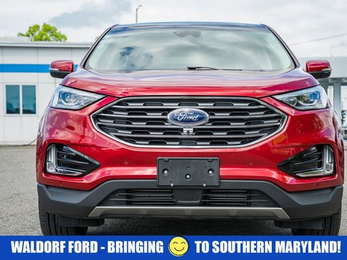 Used 2020 Ford Edge Titanium w/ Equipment Group 301A AWD/4WD image 2