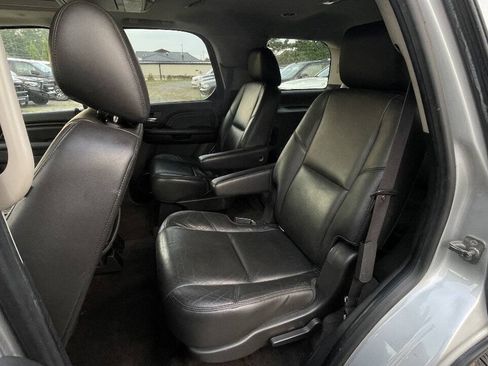 Used 2013 Cadillac Escalade Luxury AWD/4WD image 22