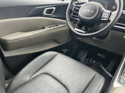 Used 2026 Kia Carnival FWD image 39