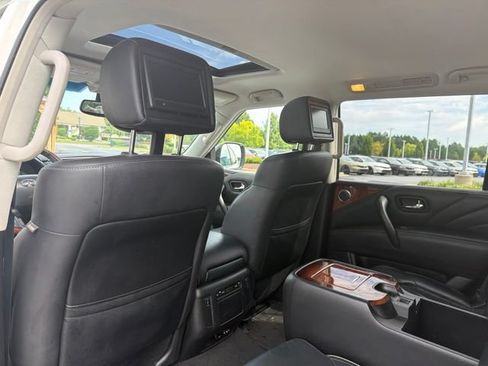 Used 2015 INFINITI QX80 4WD w/ Deluxe Technology Package image 11