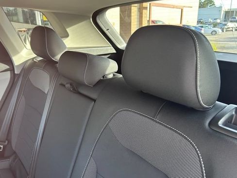 New 2026 Volkswagen Taos SE FWD image 22