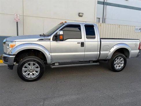 Used 2011 Ford F250 4x4 SuperCab Super Duty image 5