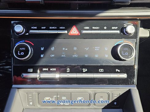 Used 2024 Hyundai Santa Fe Calligraphy image 17