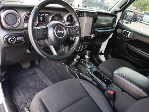 Used 2022 Jeep Wrangler Sport AWD/4WD image 13