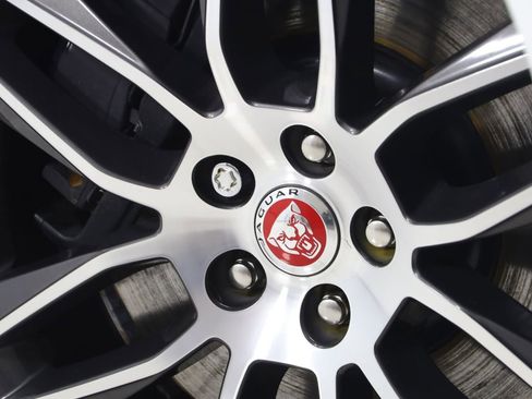Used 2018 Jaguar F-TYPE R-Dynamic RWD image 18