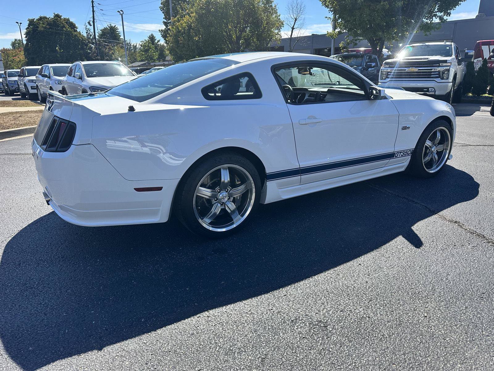 Used 2011 Ford Mustang GT Premium w/ Security Pkg RWD image 35