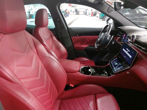 Used 2023 Maserati Grecale Modena image 10