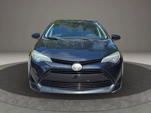 Used 2018 Toyota Corolla LE FWD image 2