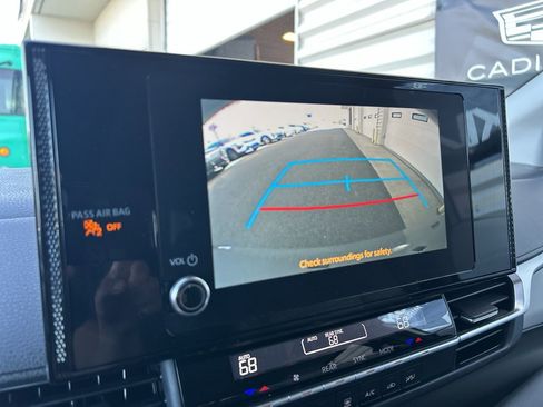 Used 2025 Toyota Sienna LE AWD/4WD image 20