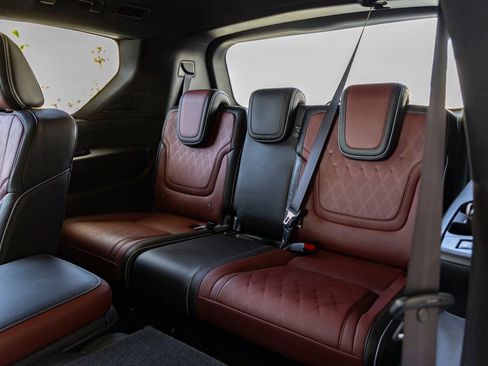 Used 2025 INFINITI QX80 Autograph AWD/4WD image 28