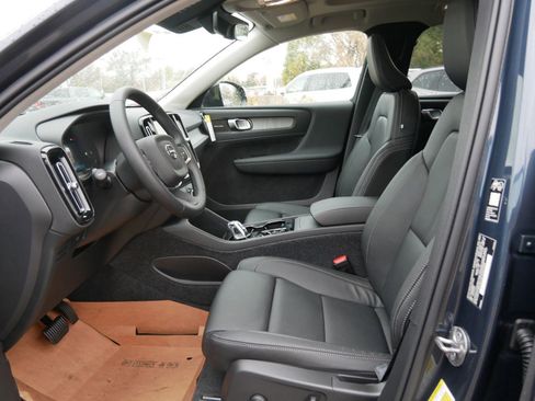 New 2026 Volvo XC40 B5 Ultra w/ Climate Package image 5