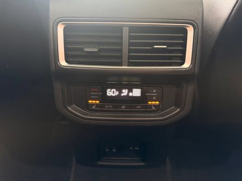 Used 2025 Volkswagen Atlas SEL AWD/4WD image 20