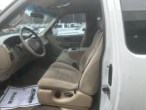 Used 2002 Ford F150 XLT image 10