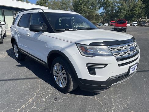 Used 2018 Ford Explorer XLT image 8