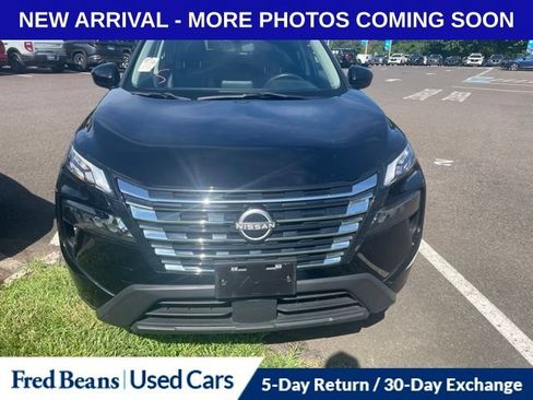 Used 2024 Nissan Rogue SV w/ SV Premium Package AWD/4WD image 2