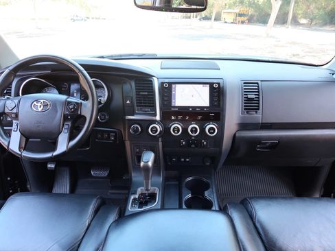 Used 2020 Toyota Sequoia TRD Pro AWD/4WD image 43
