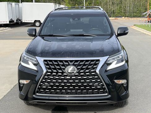Used 2023 Lexus GX 460 Luxury w/ Accessory Package image 4
