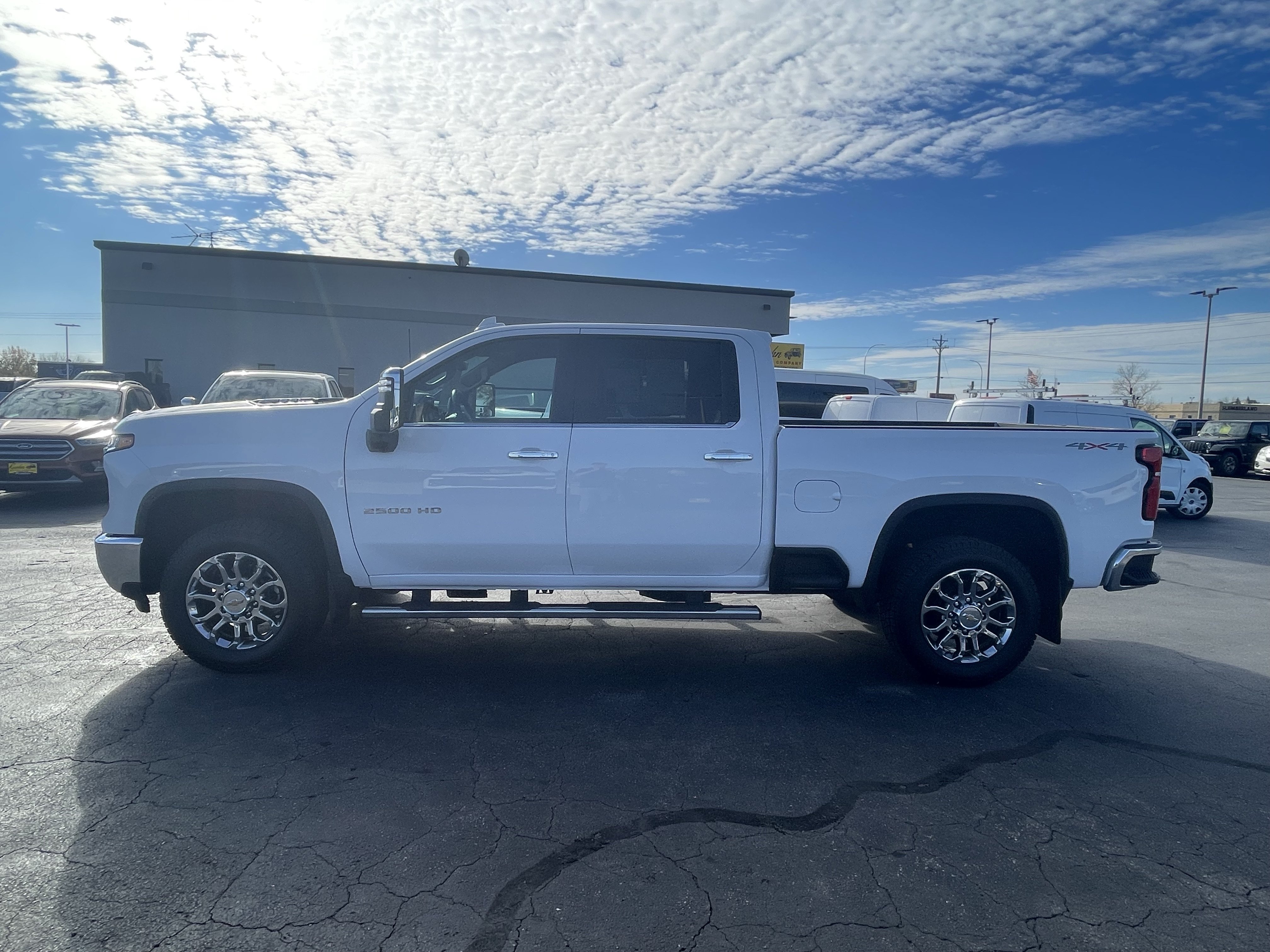Used 2026 Chevrolet Silverado 2500 LTZ w/ LTZ Premium Package AWD/4WD image 5
