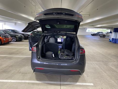 Used 2025 Tesla Model X AWD/4WD image 12