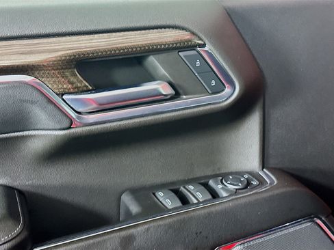 Used 2024 Chevrolet Silverado 1500 LT image 15