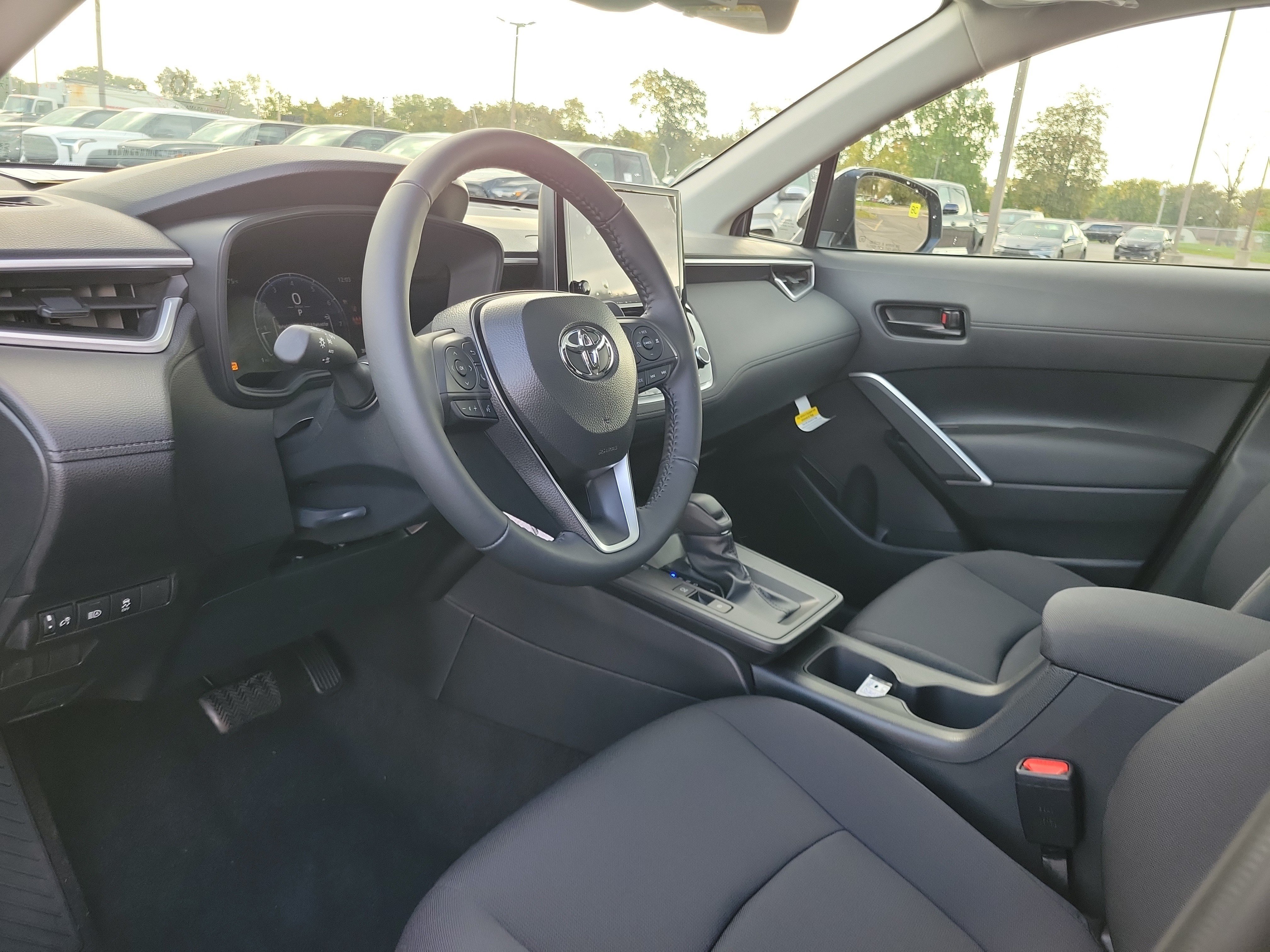 New 2026 Toyota Corolla Cross LE w/ Moonroof Package FWD image 19