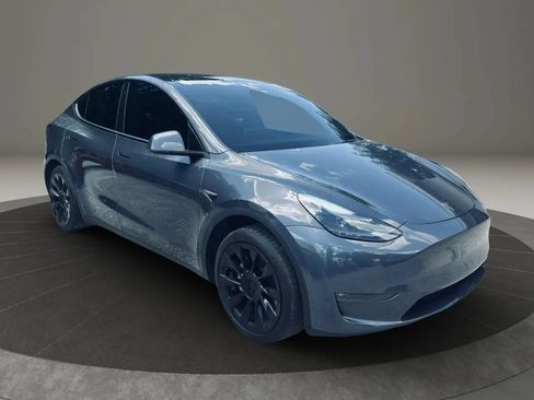 Used 2023 Tesla Model Y Long Range AWD/4WD image 7
