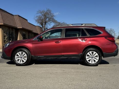 Used 2019 Subaru Outback 2.5i Premium image 2