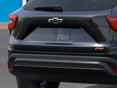 New 2026 Chevrolet Trax RS w/ Sunroof Package FWD image 16