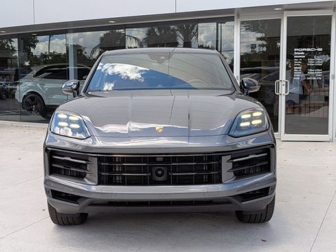 Certified 2025 Porsche Cayenne Coupe AWD/4WD image 6
