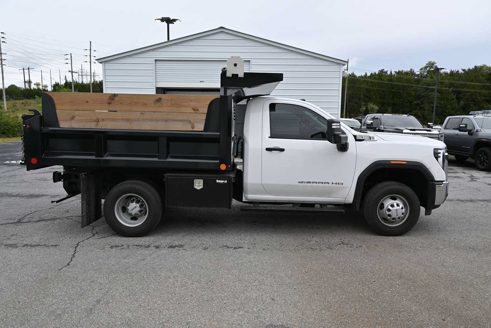 Used 2024 GMC Sierra 3500 Pro w/ Convenience Package AWD/4WD image 2