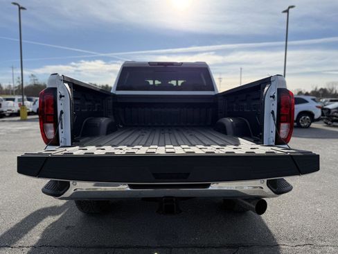 New 2026 GMC Sierra 2500 SLE w/ SLE Value Package; image 10