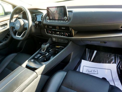 Used 2022 Nissan Rogue SV w/ SV Premium Package image 23