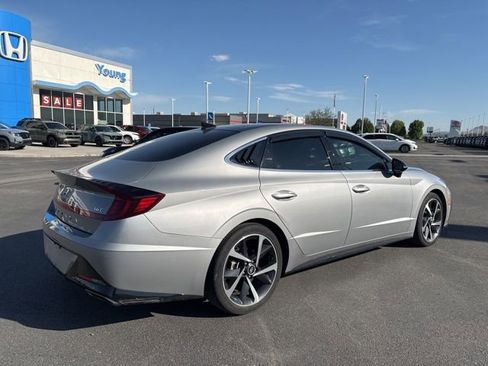 Used 2023 Hyundai Sonata SEL Plus FWD image 2