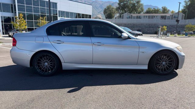 Used 2006 BMW 330i Sedan RWD image 2