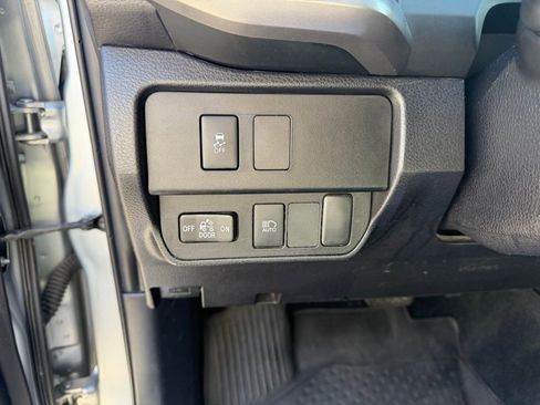 Used 2023 Toyota Tacoma SR5 AWD/4WD image 16