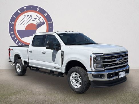 New 2026 Ford F250 XLT w/ XLT Premium Package AWD/4WD image 2