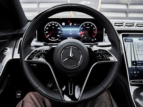 Used 2025 Mercedes-Benz S 580 4MATIC Sedan image 55